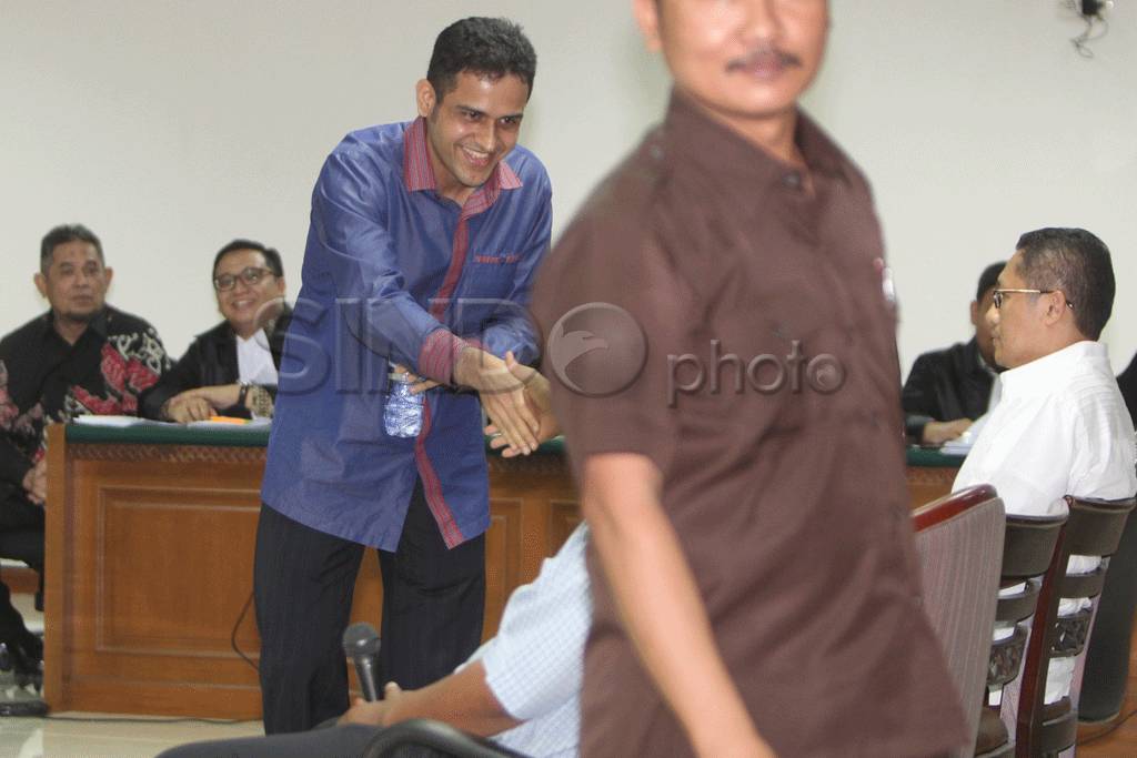 Tiga mantan petinggi...