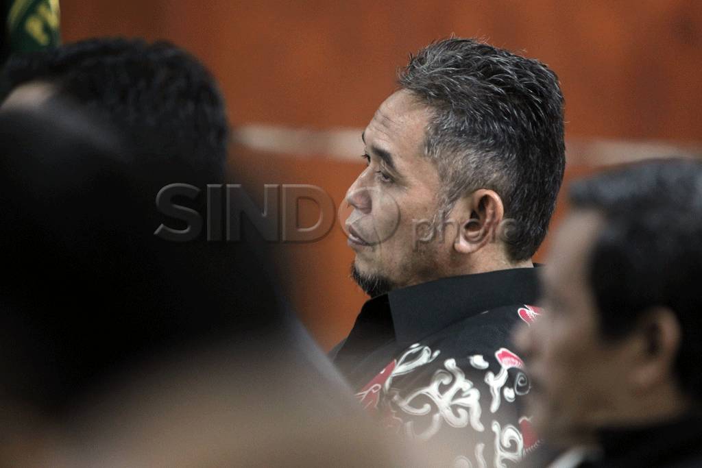 Tiga mantan petinggi...