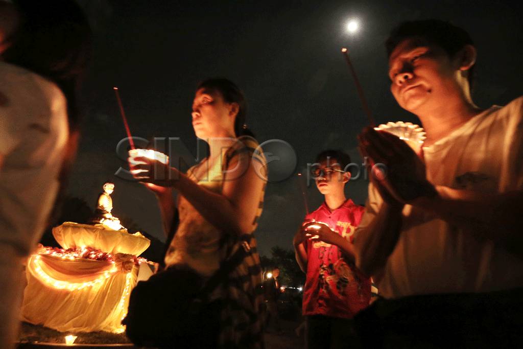 Umat Budha gelar sembahyang...
