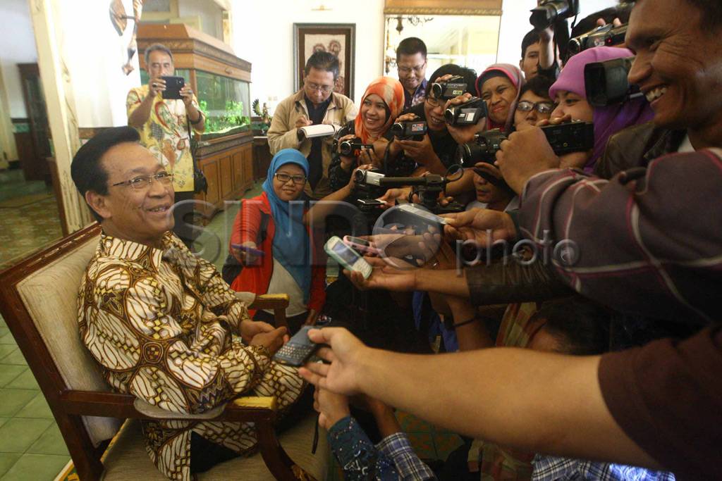Sultan Hamengku Buwono...