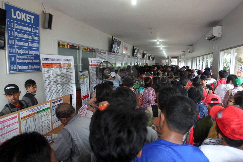 Berburu tiket kereta...