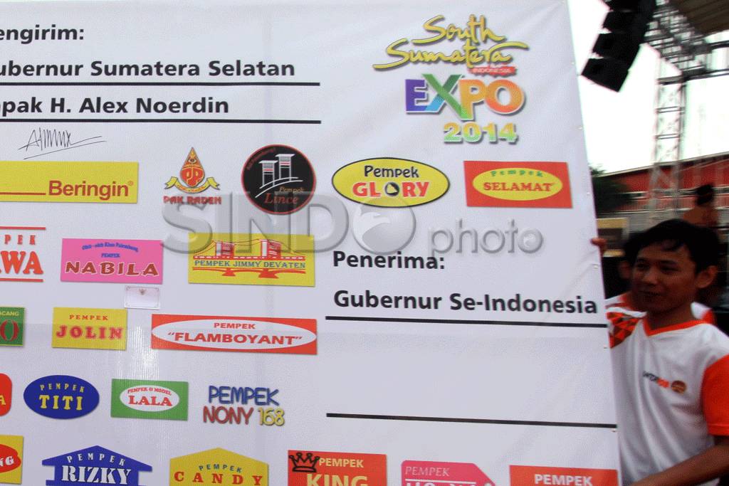 Rayakan HUT Sumsel,...