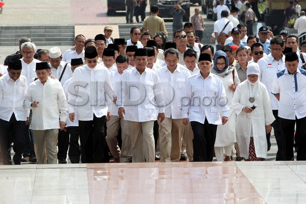 Prabowo-Hatta ziarah...