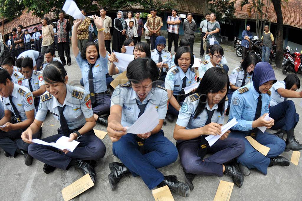 Lulus sekolah, rayakan...