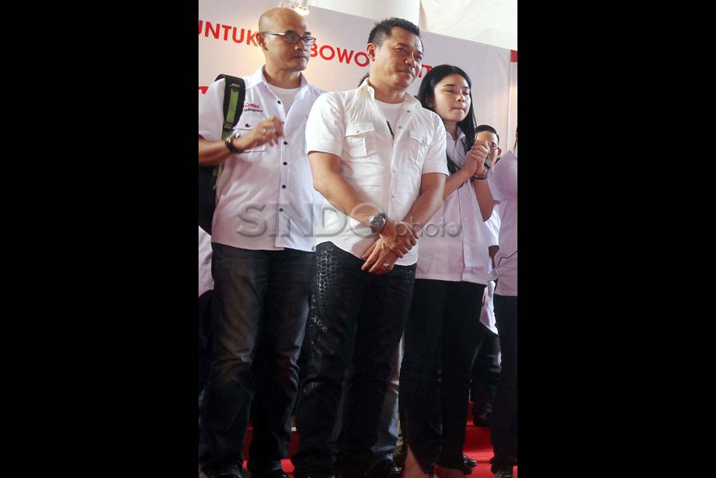 Gerakan pemuda dukung...