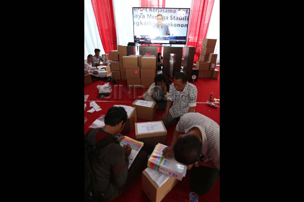 Menumpuknya berkas permohonan...