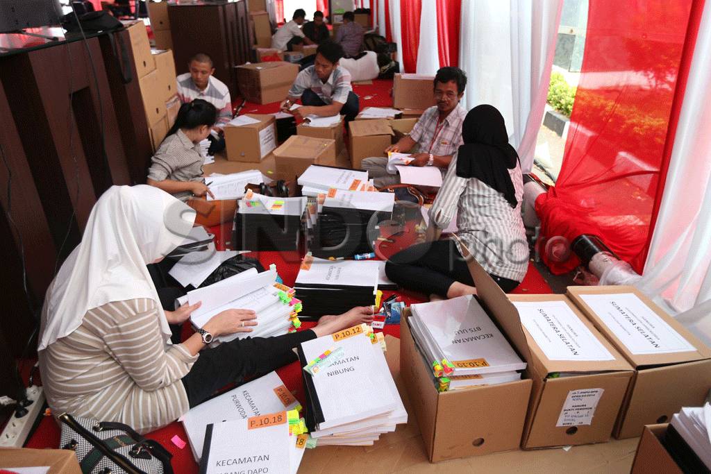 Menumpuknya berkas permohonan...