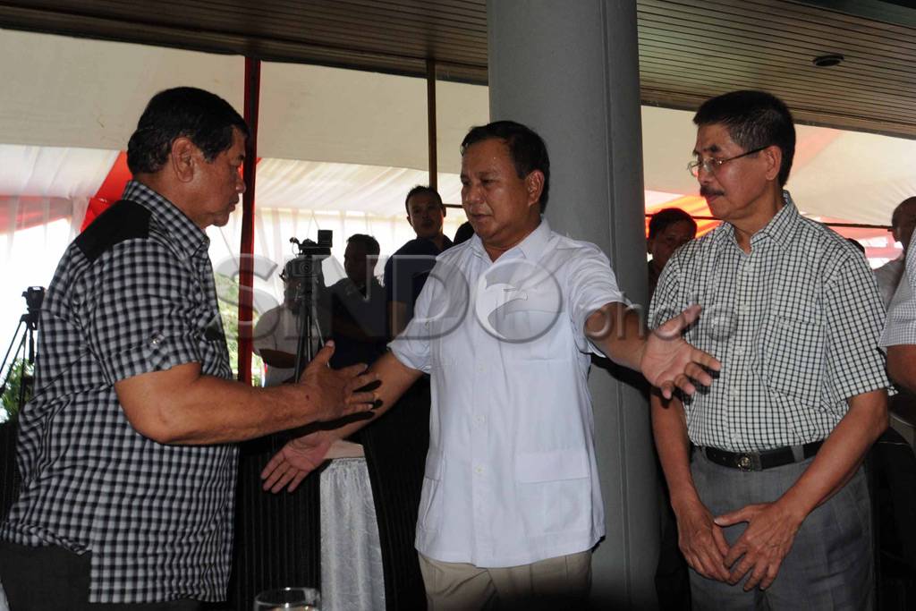 Prabowo hadiri silaturahmi...