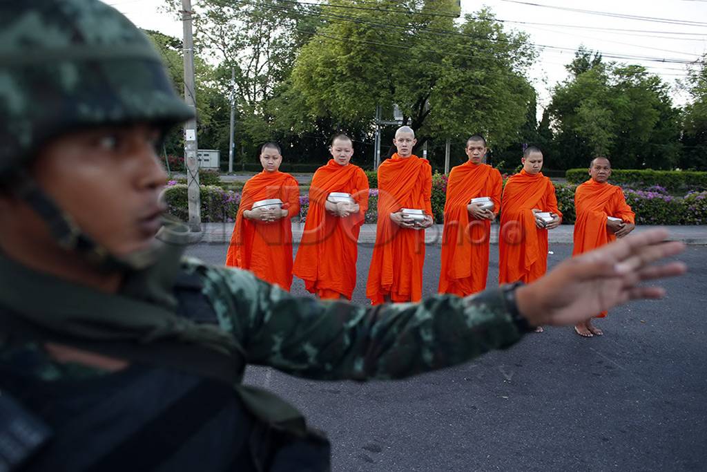 Militer Ambil Alih Pemerintahan...