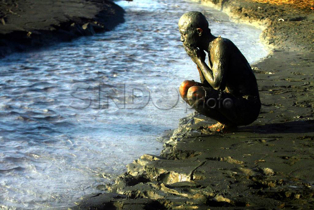 Delapan tahun semburan...
