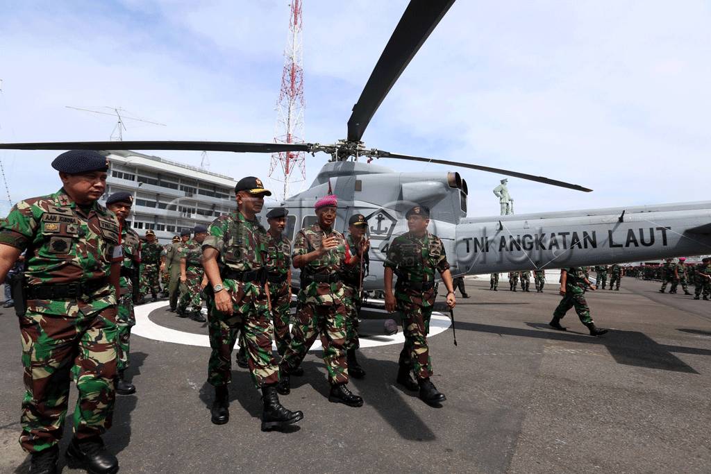Prajurit TNI AL siap...