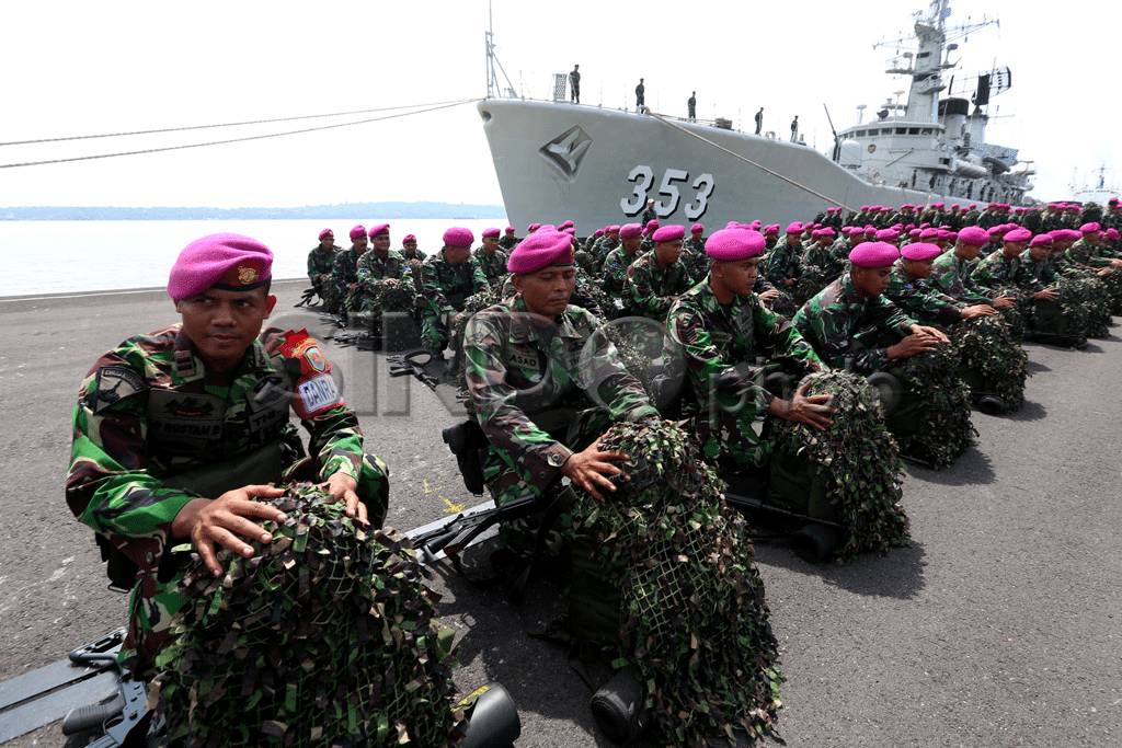 Prajurit TNI AL siap...