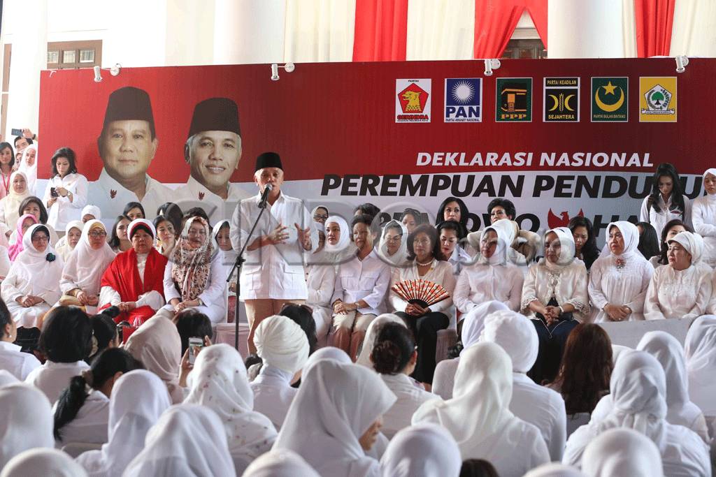 Istri pimpinan parpol...