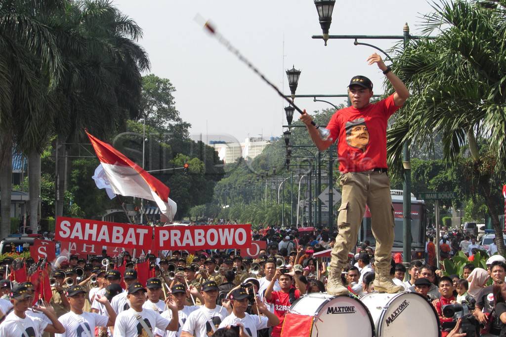 Ke KPU, Prabowo-Hatta...