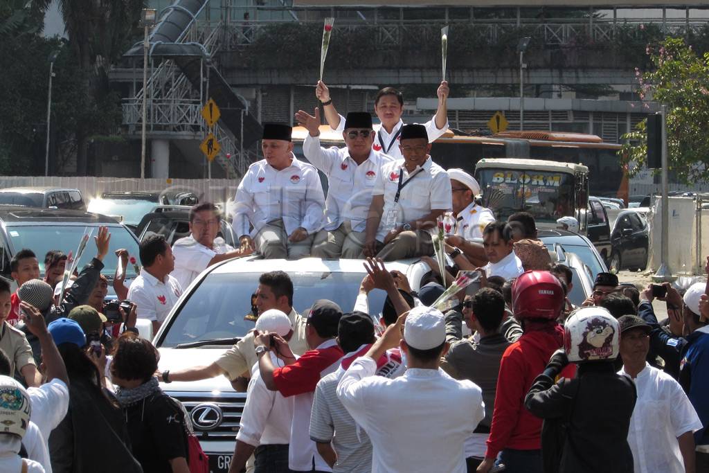 Ke KPU, Prabowo-Hatta...