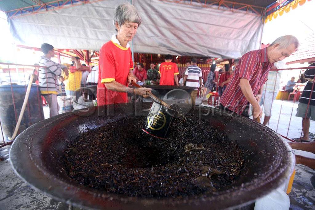 Umat Tridharma gelar...