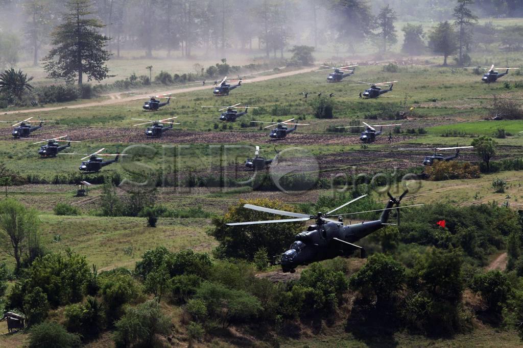 TNI Unjuk Kekuatan di...