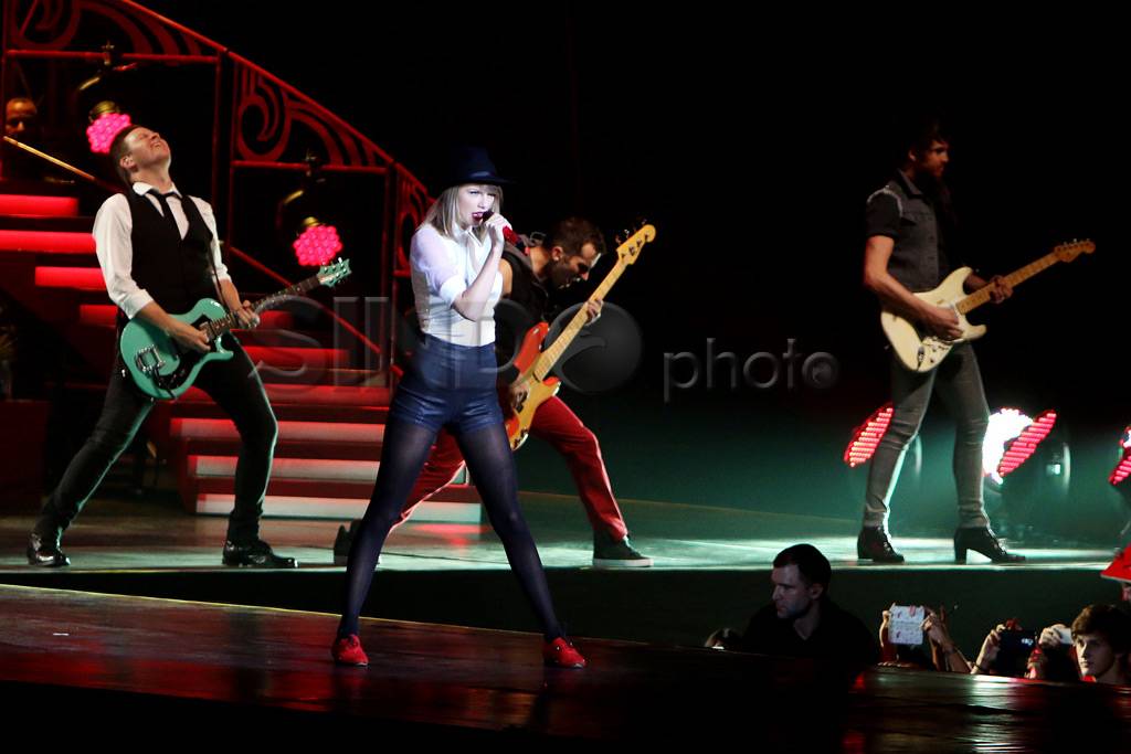 Konser Taylor Swift...