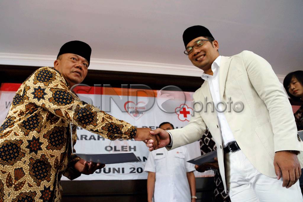 Walikota Bandung Beri...