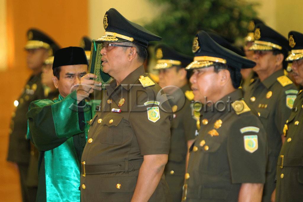 Arminsyah Gantikan Adjat...
