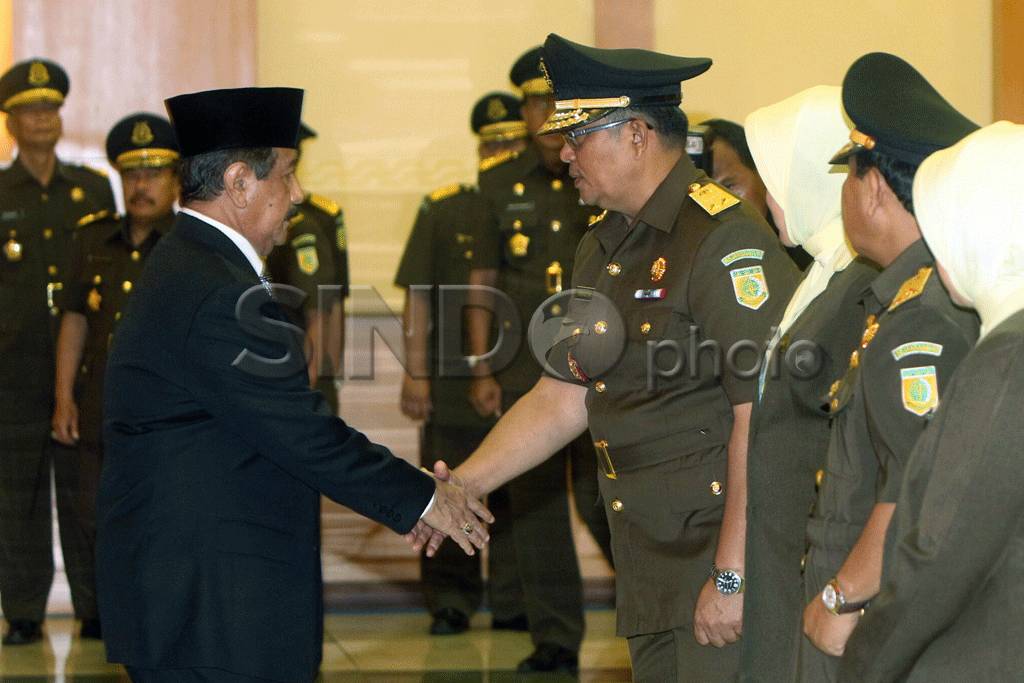 Arminsyah Gantikan Adjat...