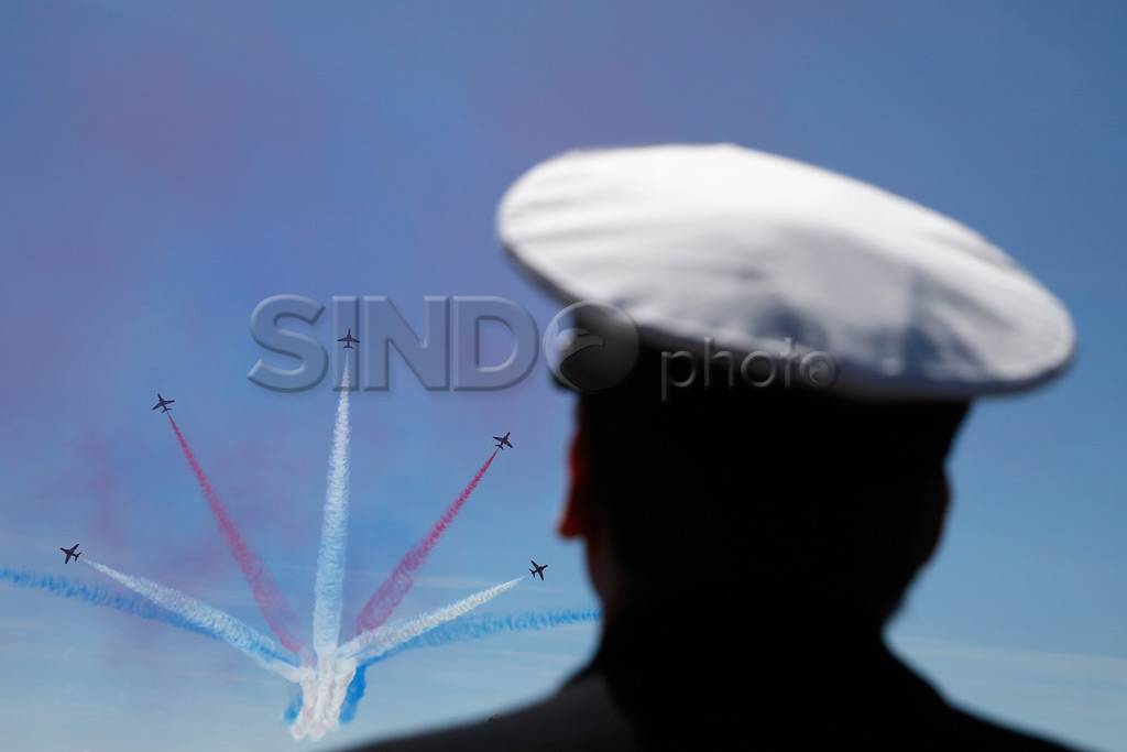Aerobatic Red Arrows...