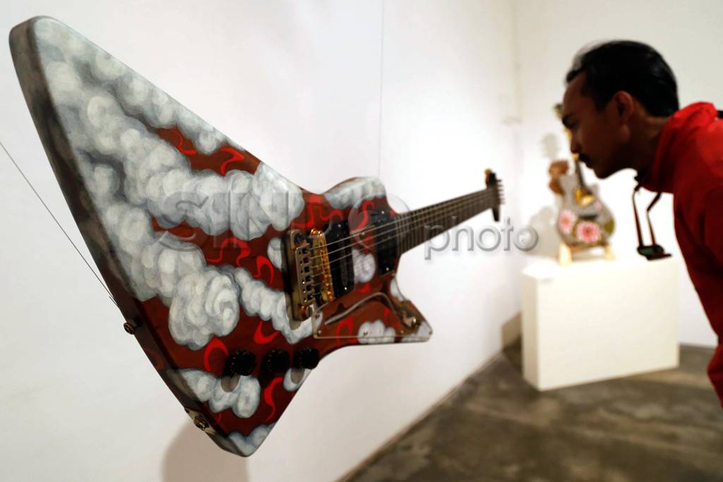 Koleksi Gitar Lukis...