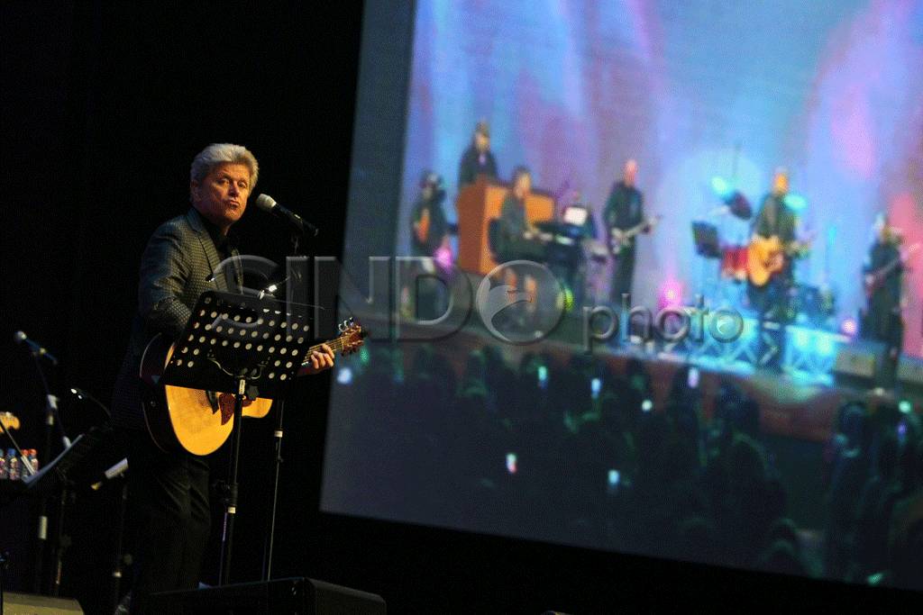Peter Cetera Pukau Ribuan...