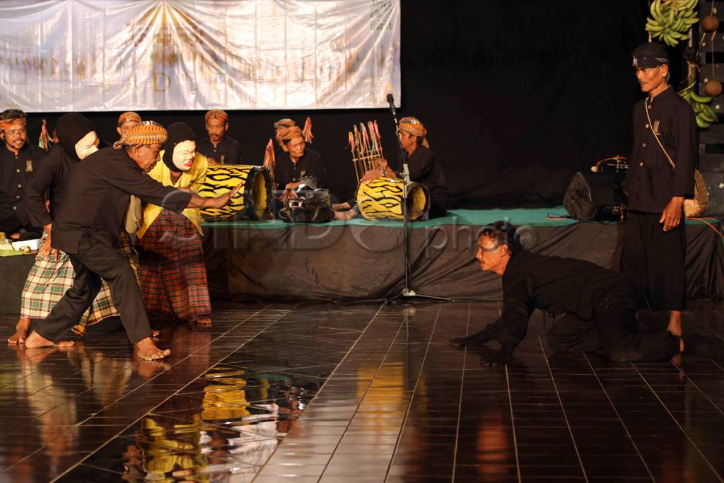 Pementasan Seni Tradisional...