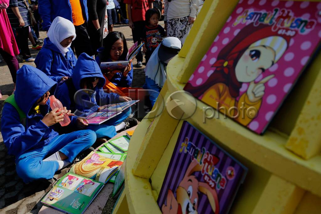 Wakaf 50.000 Buku Pecahkan...
