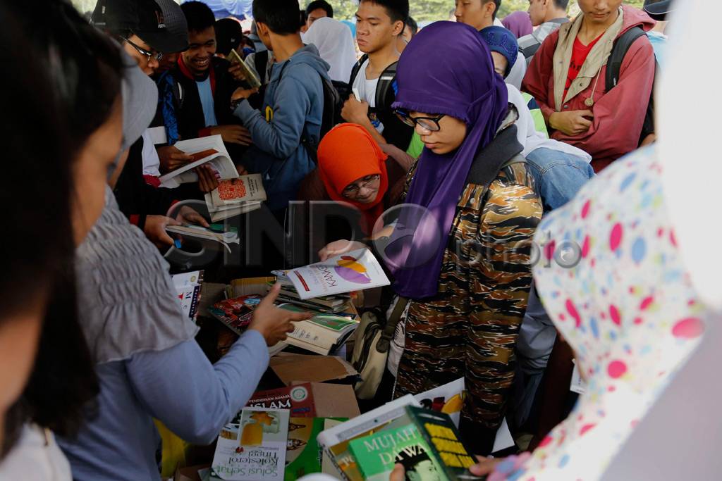 Wakaf 50.000 Buku Pecahkan...