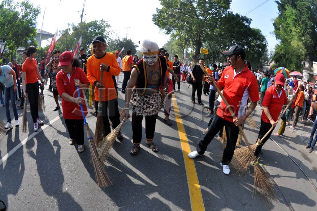 Hari Solo Menyapu
