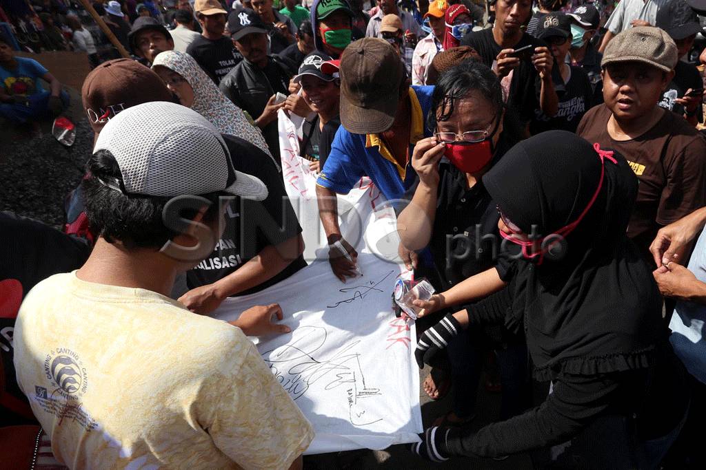 Aktivis Galang Tandatangan...