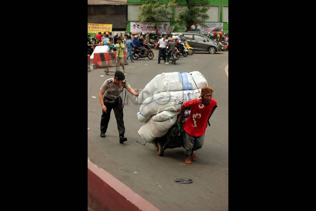 Penertiban Kawasan Pasar...
