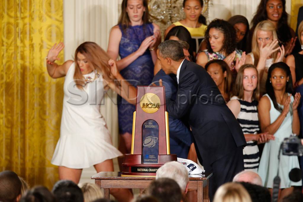 Obama Selamatkan Pebasket...