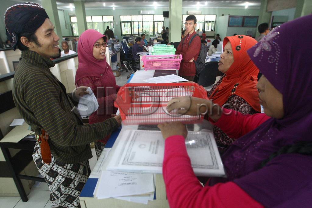 PNS Pemkot Yogya Gunakan...