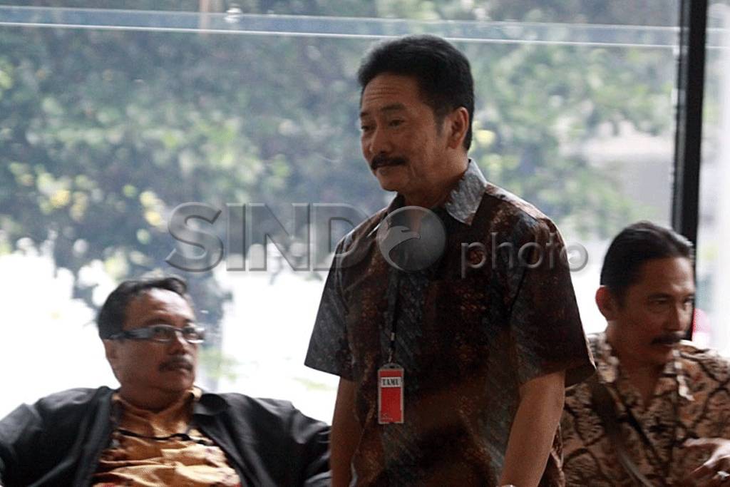 Rully Chairul Azwar...
