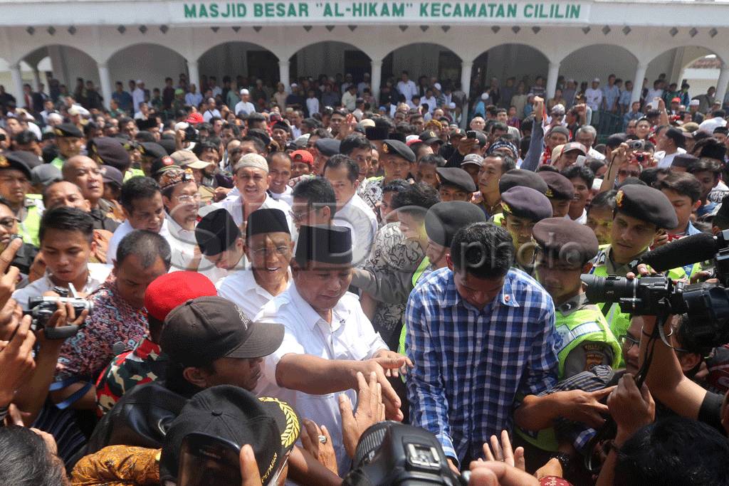 Capres Prabowo Sambangi...