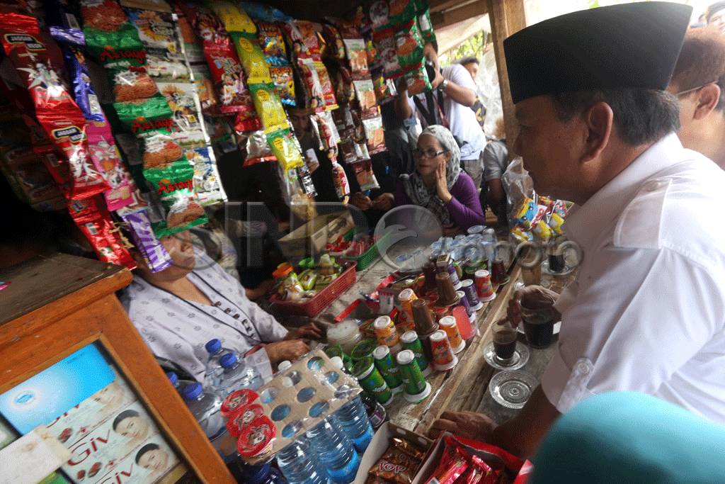 Capres Prabowo Sambangi...