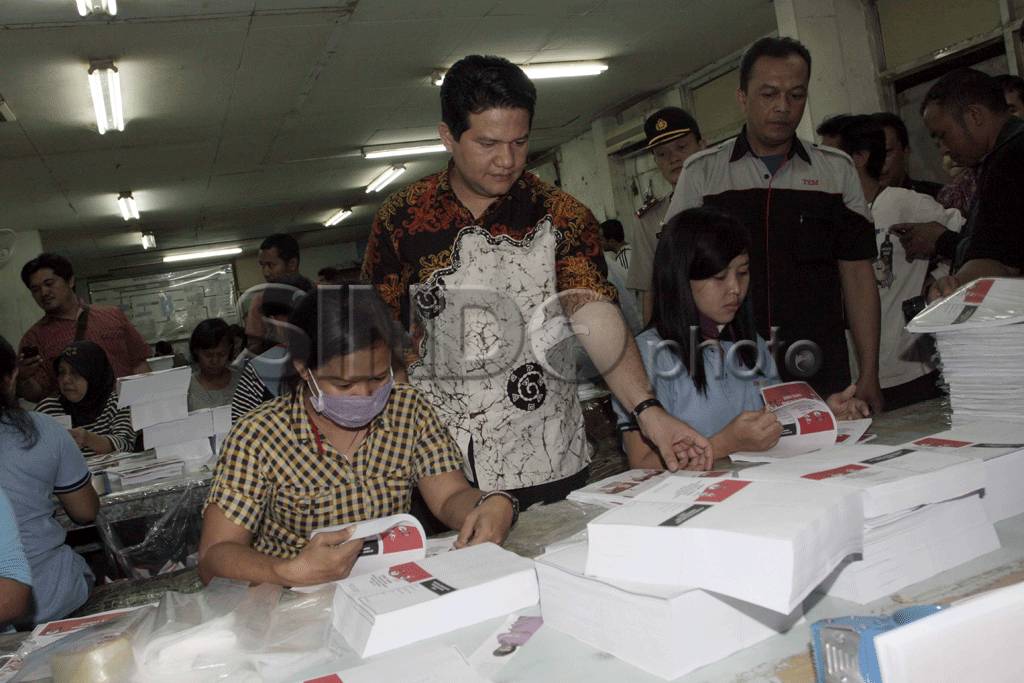 Ketua KPU Tinjau Percetakan...