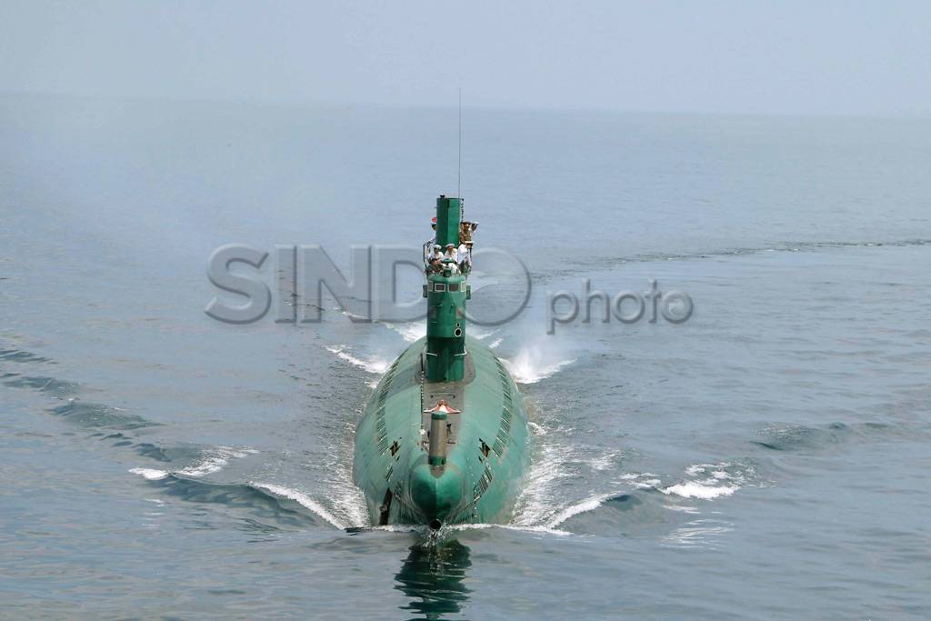 Kim Jong Un Naik Kapal...