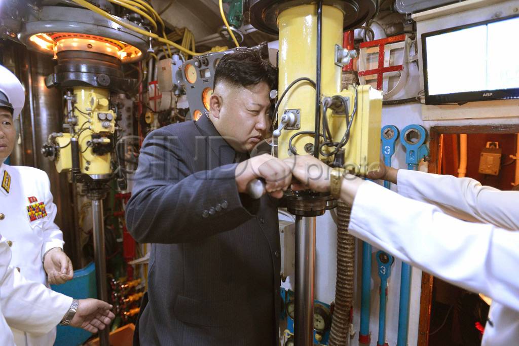 Kim Jong Un Naik Kapal...