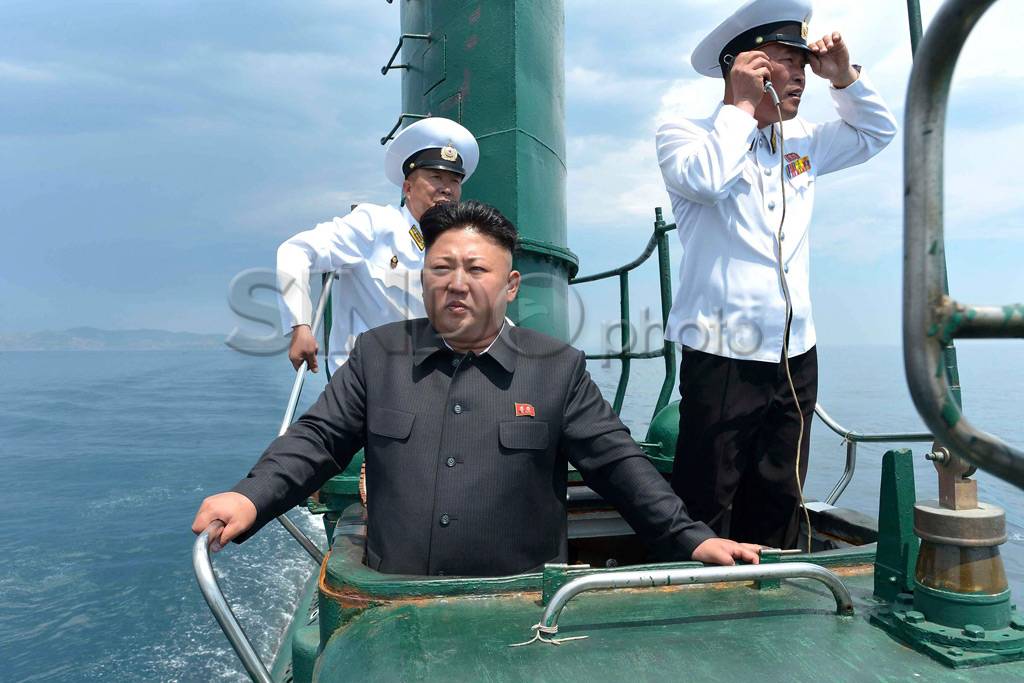 Kim Jong Un Naik Kapal...