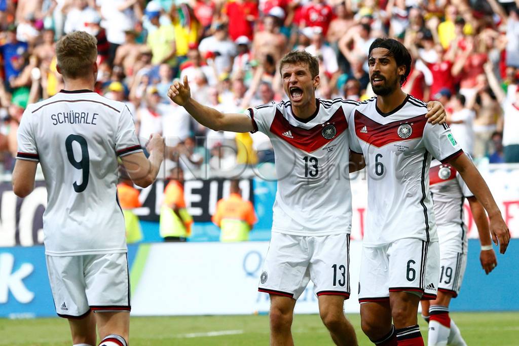Jerman Bantai Portugal...