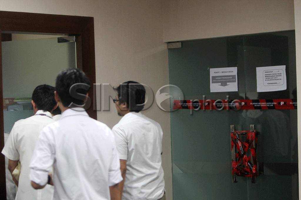KPK Segel Sejumlah Ruangan...