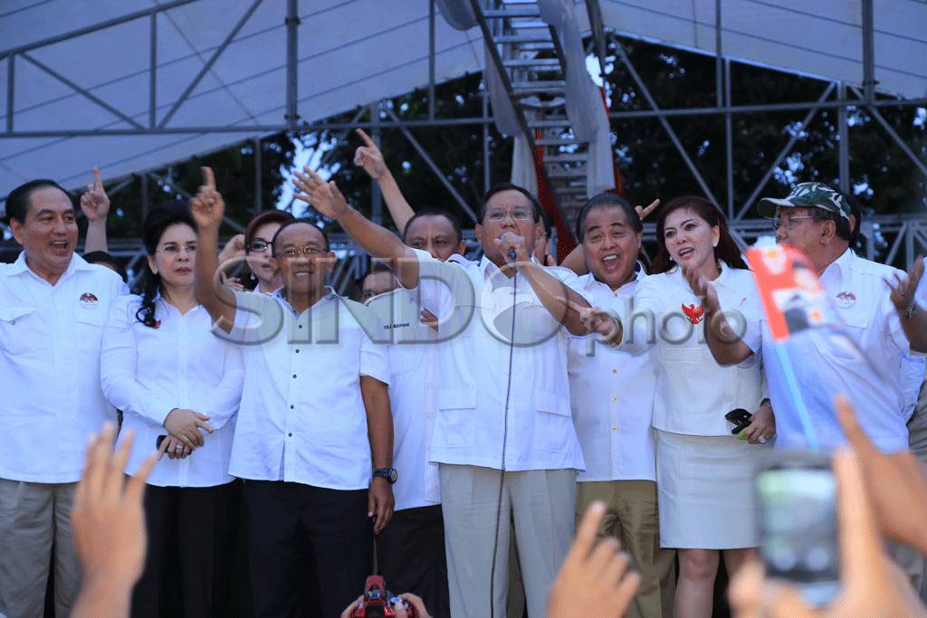 Capres Prabowo Disambut...