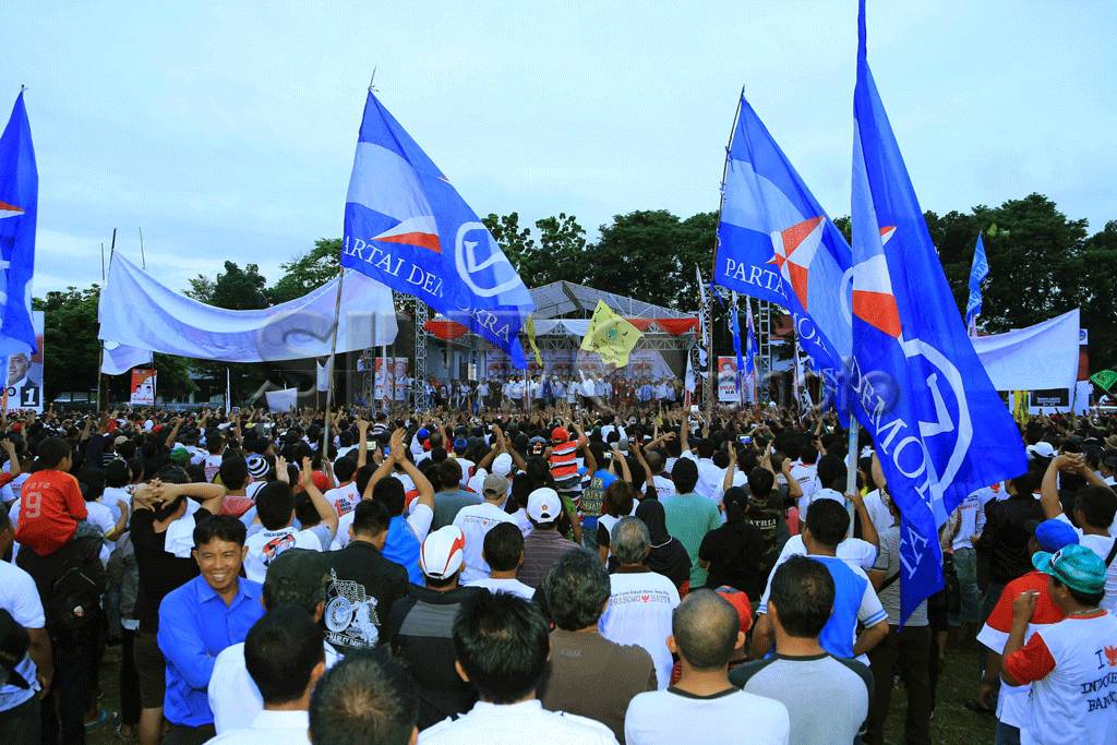 Capres Prabowo Disambut...