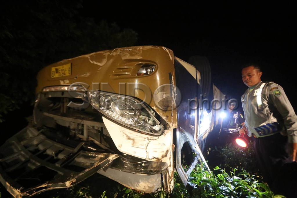 Bus Terbalik di Tanjakan...