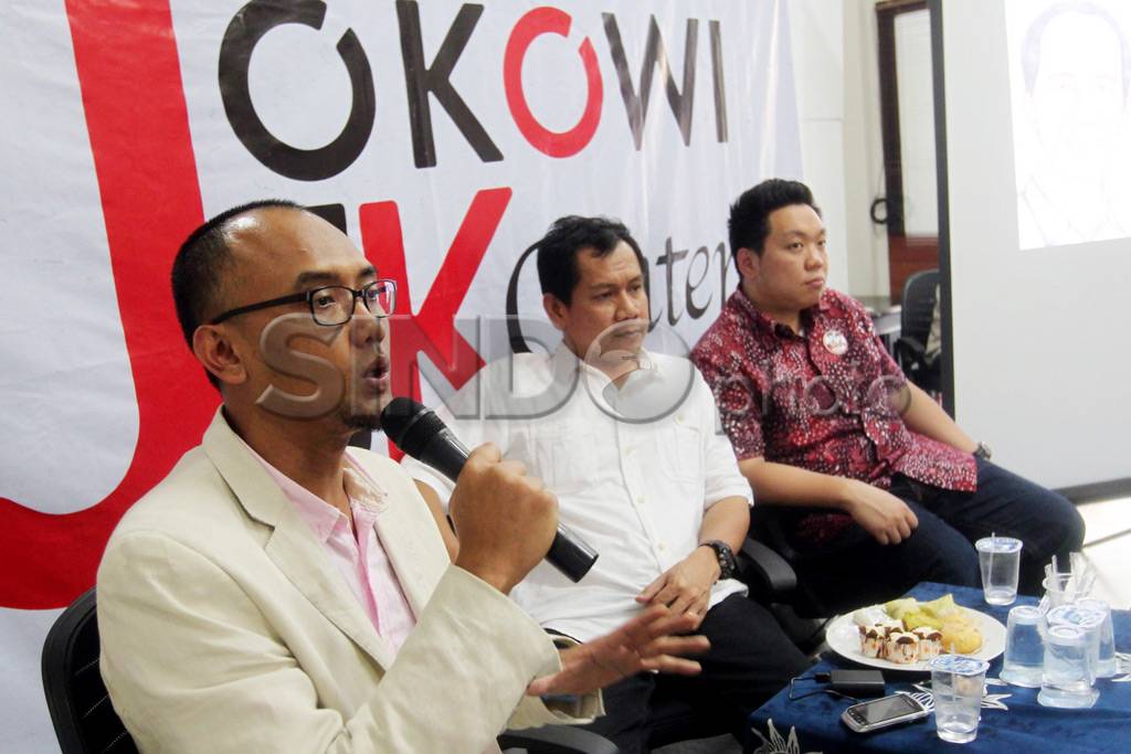 Diskusi Politik Luar...