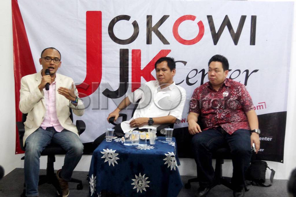 Diskusi Politik Luar...